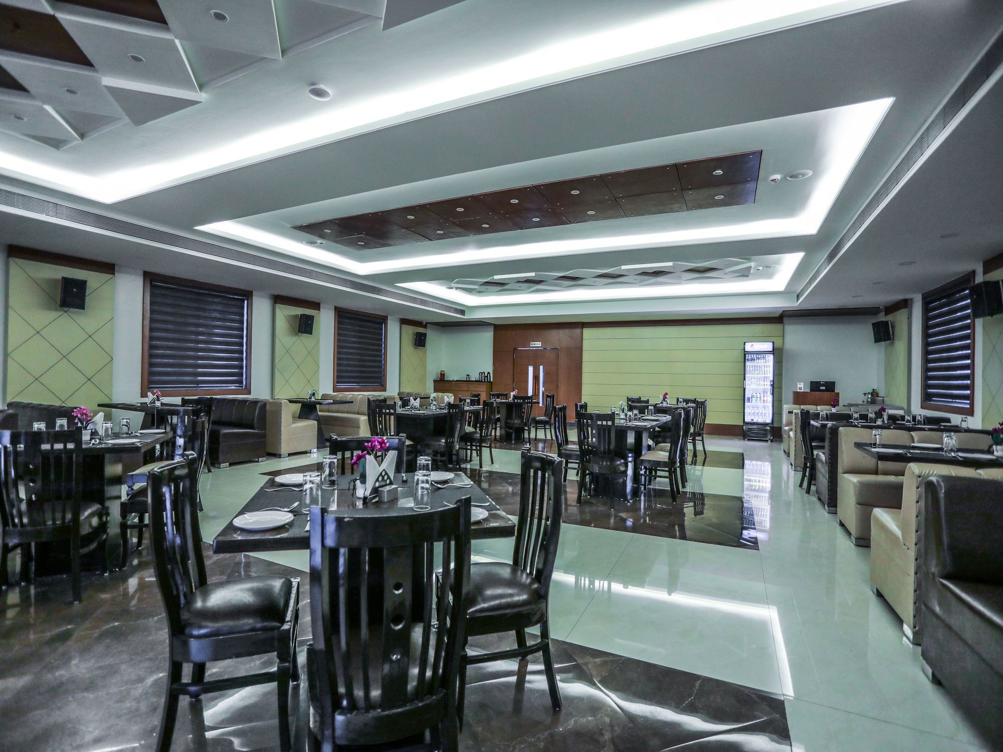 Fabhotel La Pearl Бопал Екстериор снимка